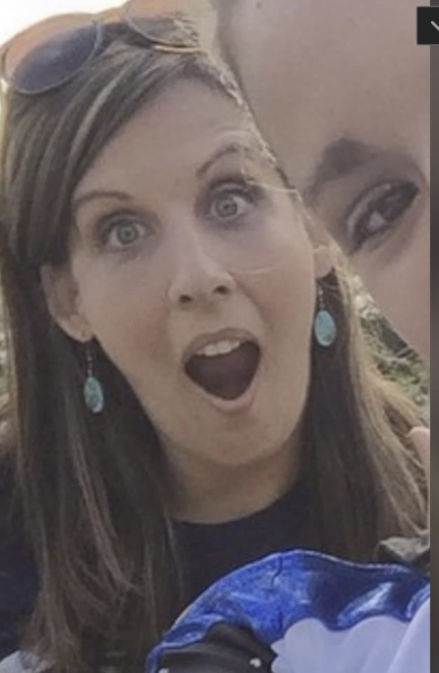 Click to view full size Teacher, 41, horny Wife, hubby deployed, meeting random men taking them raw at mall where she works