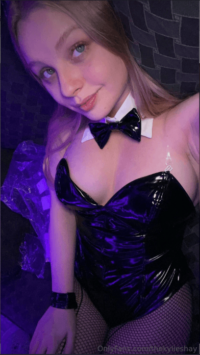 Kylie Shay King Adiontis collab