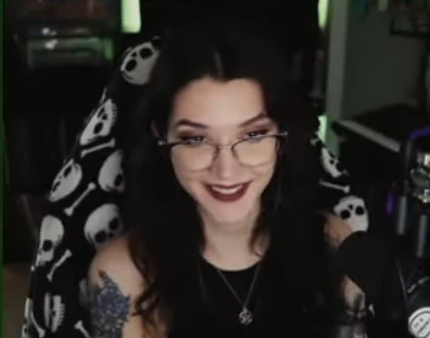 Canadian Twitch streamer Nikki PORN - Nikki has a delicious tasty pussy