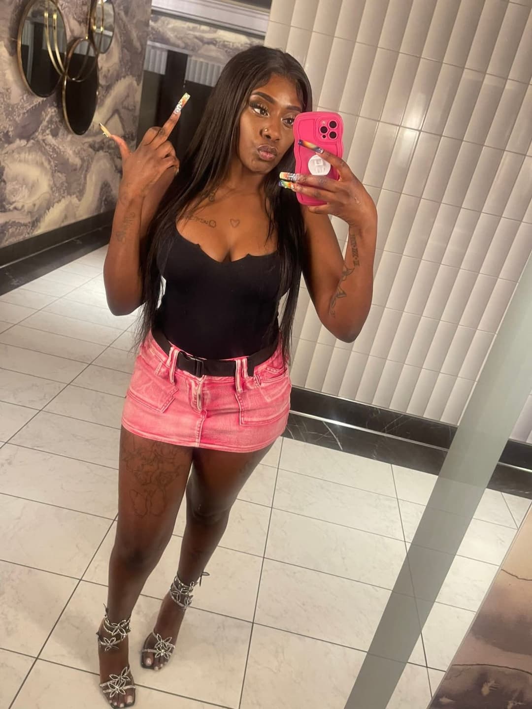 Miami Florida ebony stripper Hennessy Lewis/ billiondollahenn sucking dick and getting backshots