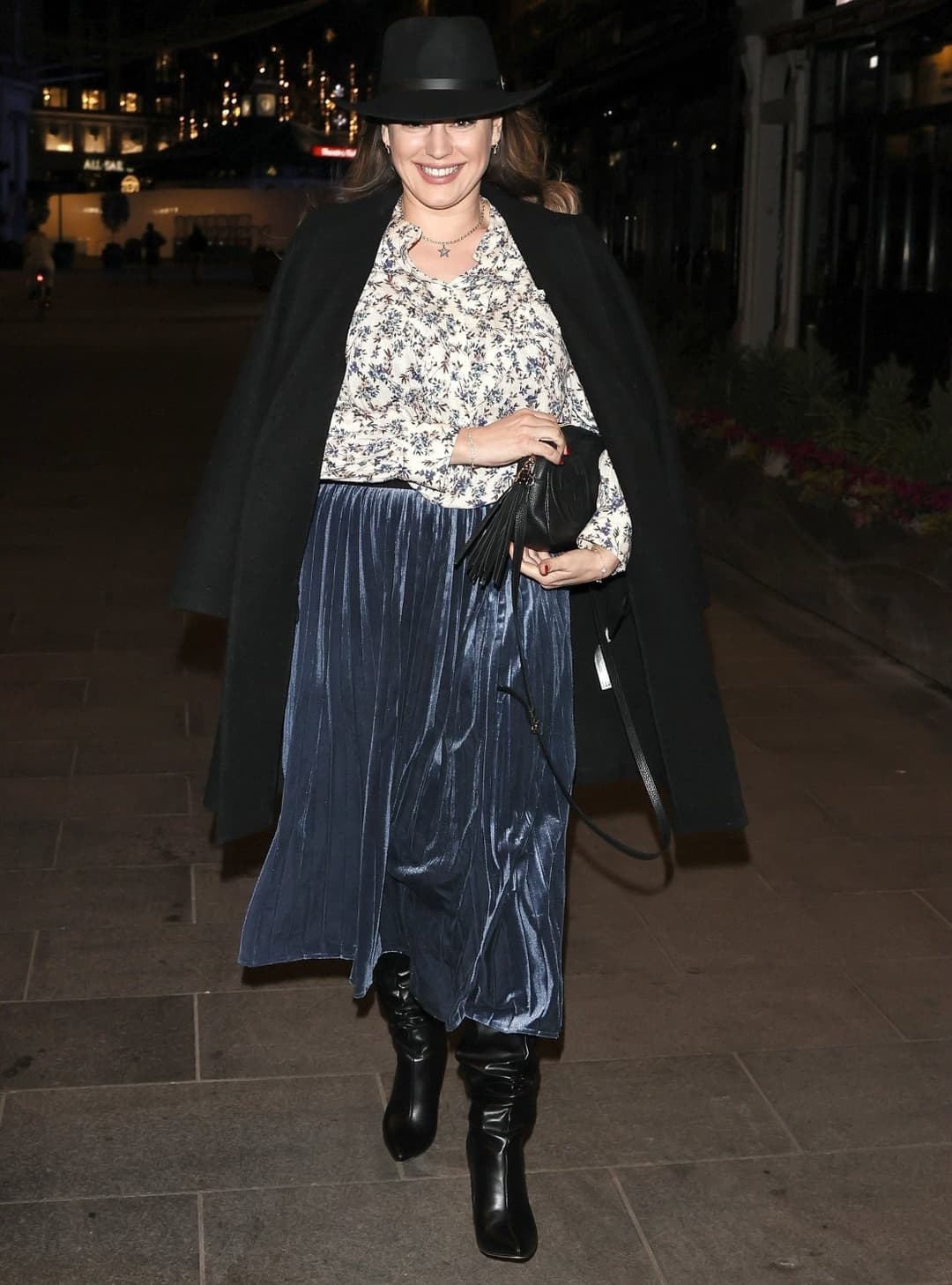 Kelly Brook - Black Knee High Leather Boots