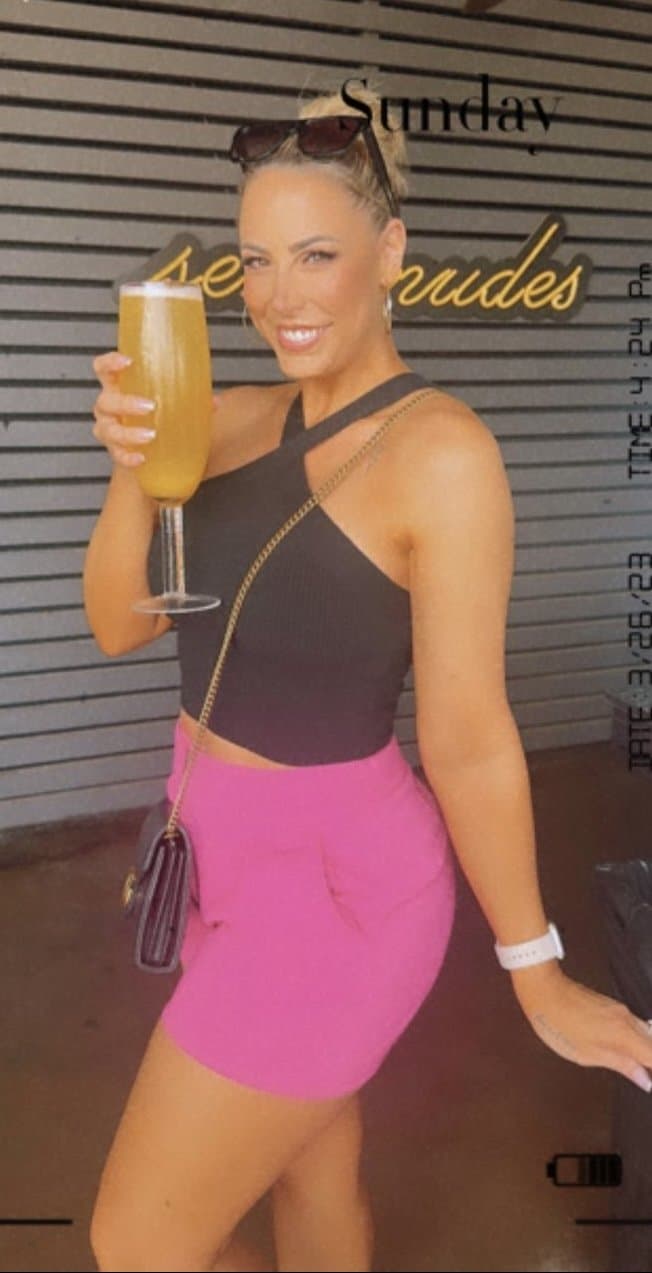 Click to view full size Texas TikTok milf Robyn fields