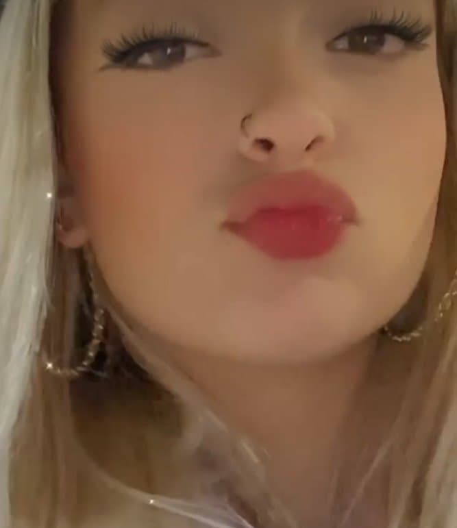 Branquinha gostosa do instagram (comentem)