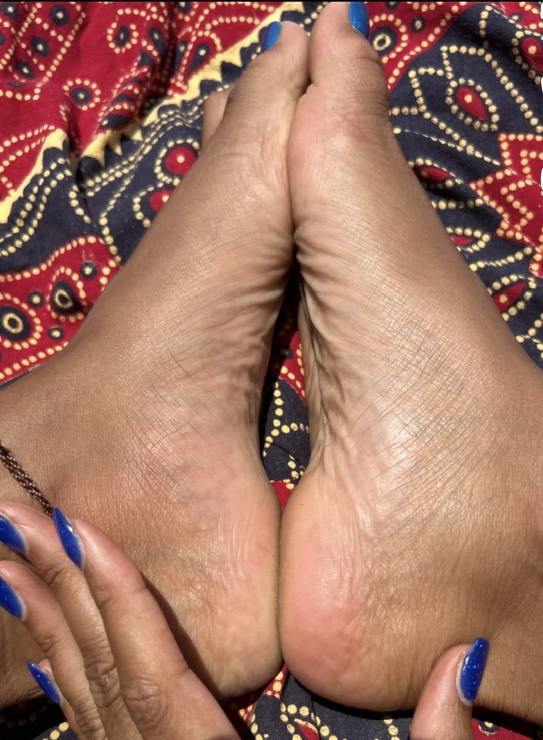 sexy indian feet and soles ..Indian friends sexy size 11 soles .. indian godess