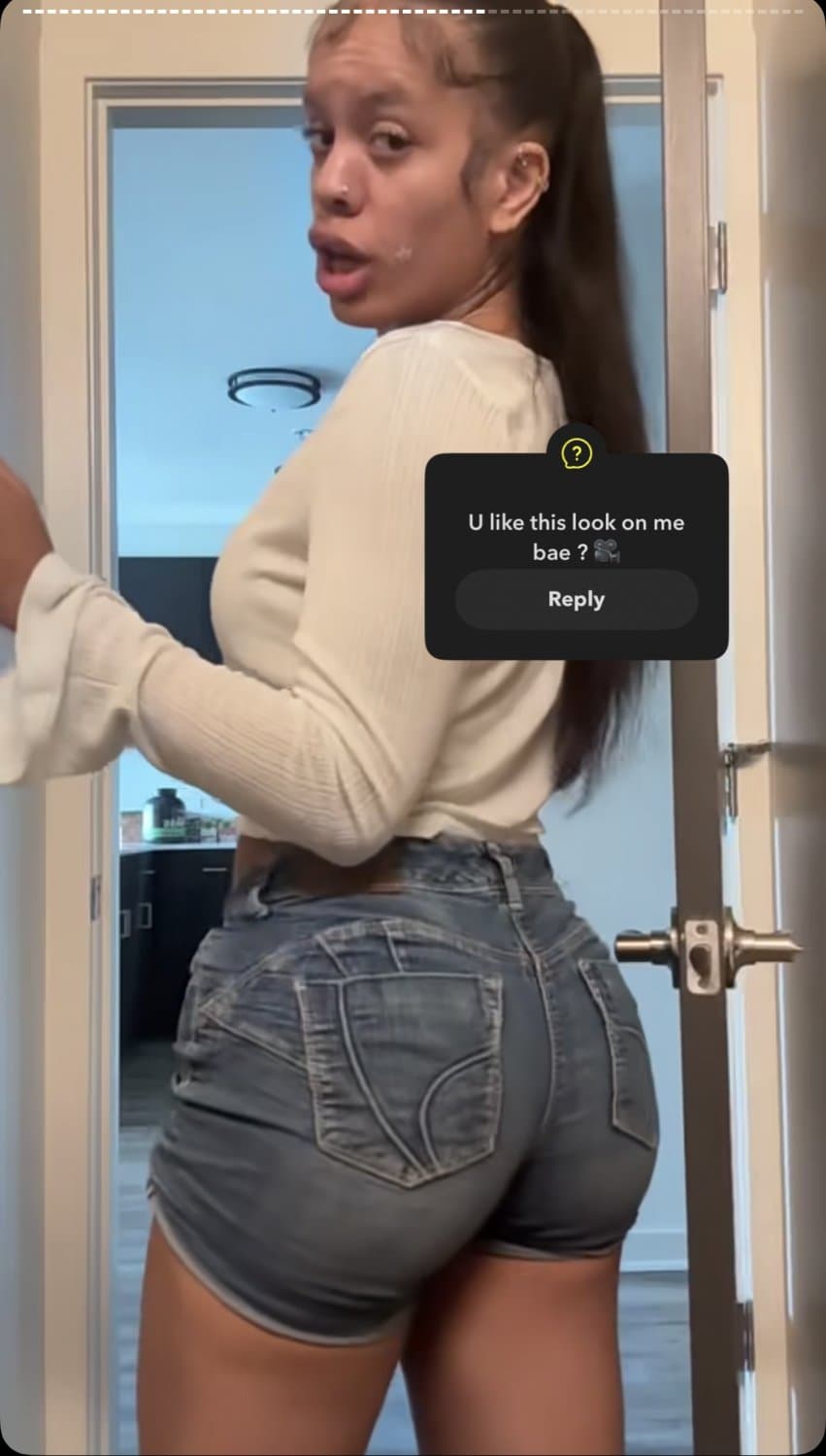 tahtiana bubble booty in jean shorts