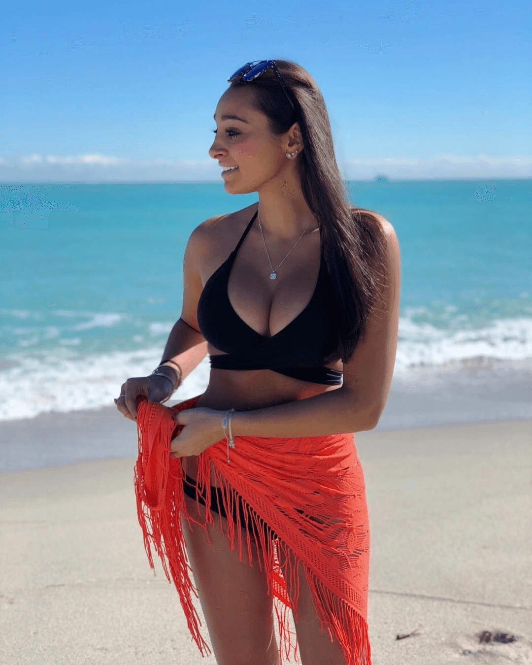 Jamie is super hot Doctor, no wonder everyone wants to be her patient