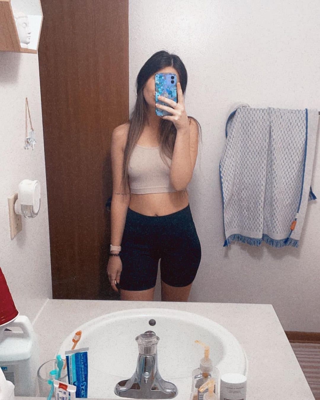 Click to view full size She gives such good head