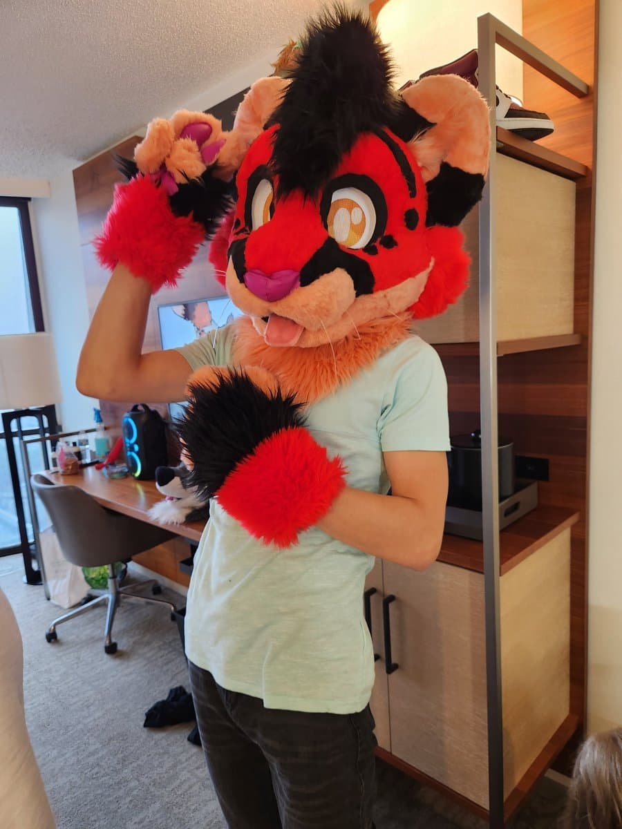 [FURRY] hot furry muscular femboy twink (ďûmâjâğ/ďümâpûmǎ)