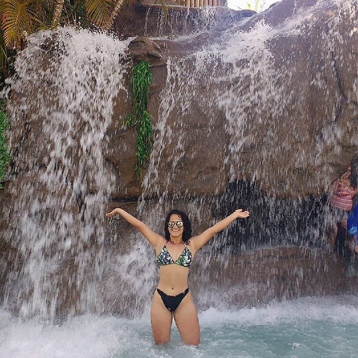 Click to view full size Minha nova deusa dona de casa já mim fez gozar muito