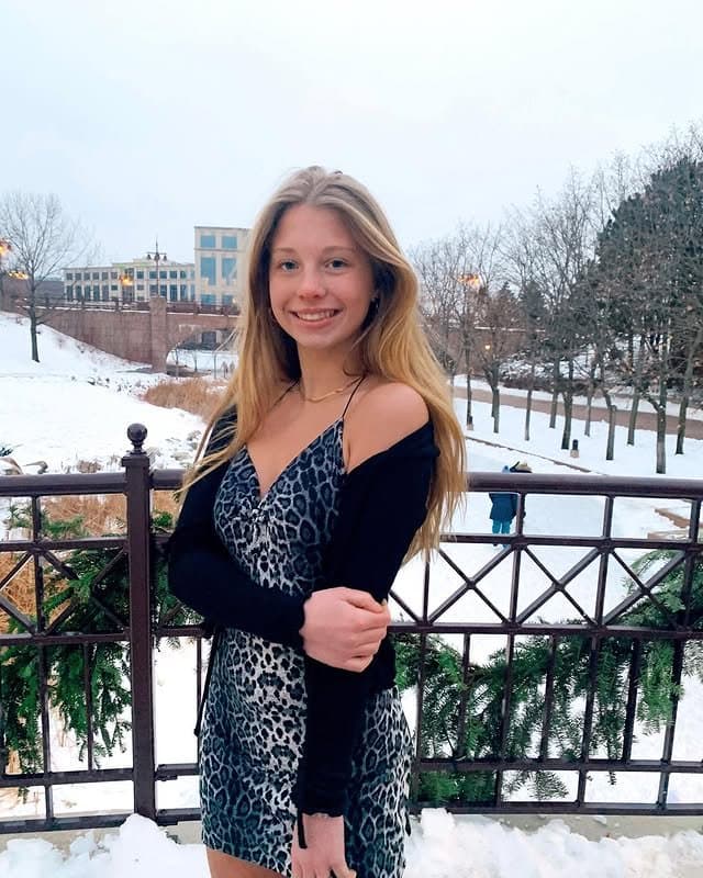 Sexy petite blonde teen Dylan