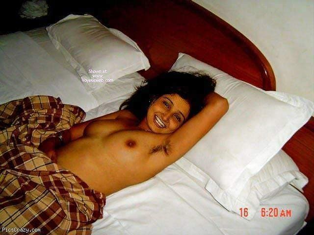 Indian bhabhi sexy figure with bushy cunt and hairy armpits