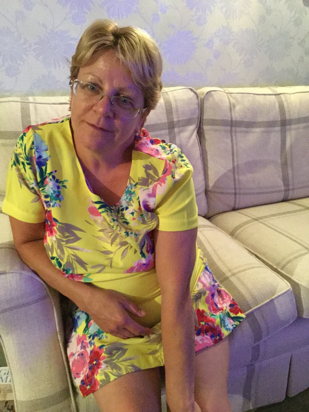 wife fucks in yellow dress