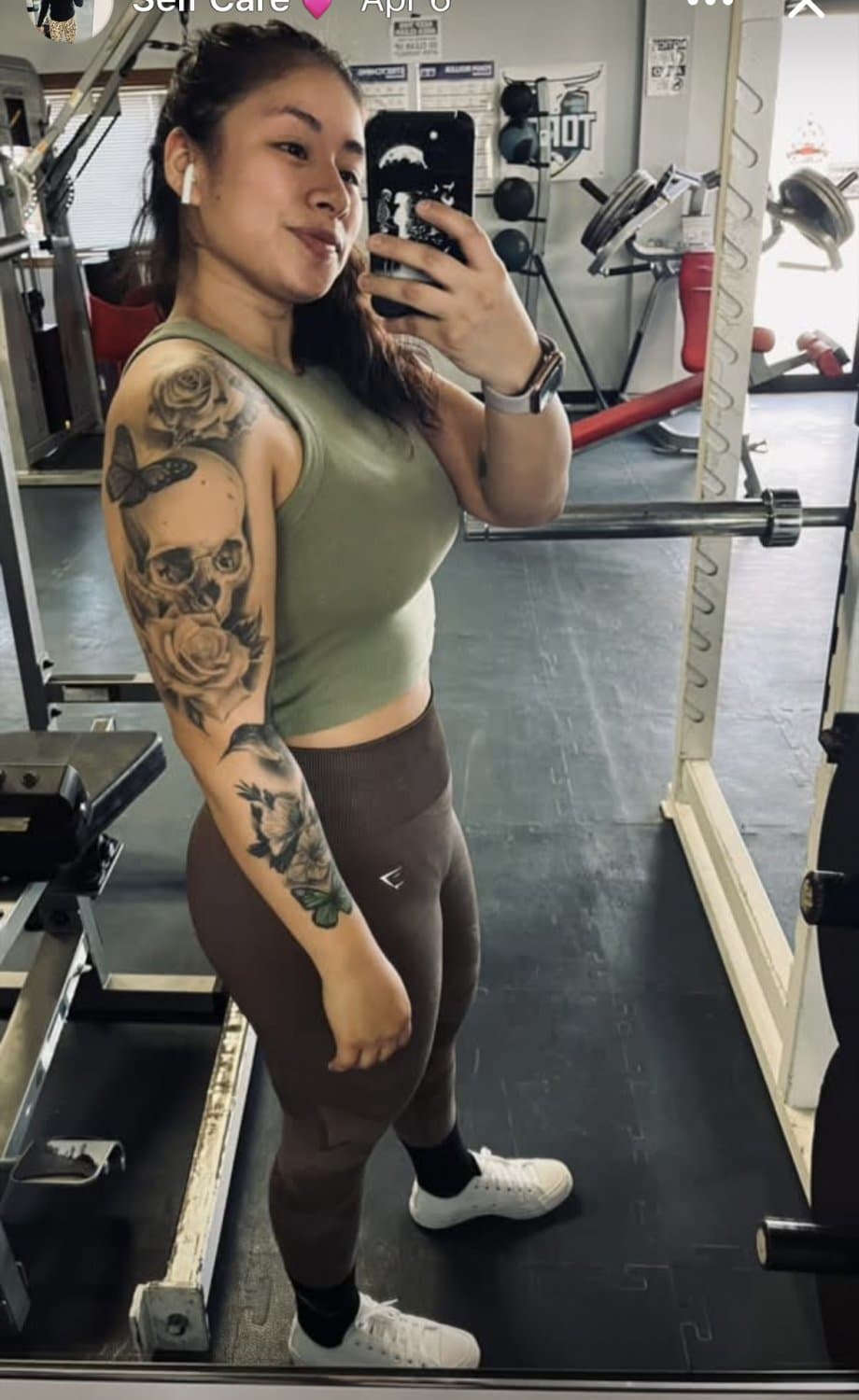 hot white asian ass spread flash(DM ME FOR REQUESTS) AI #192