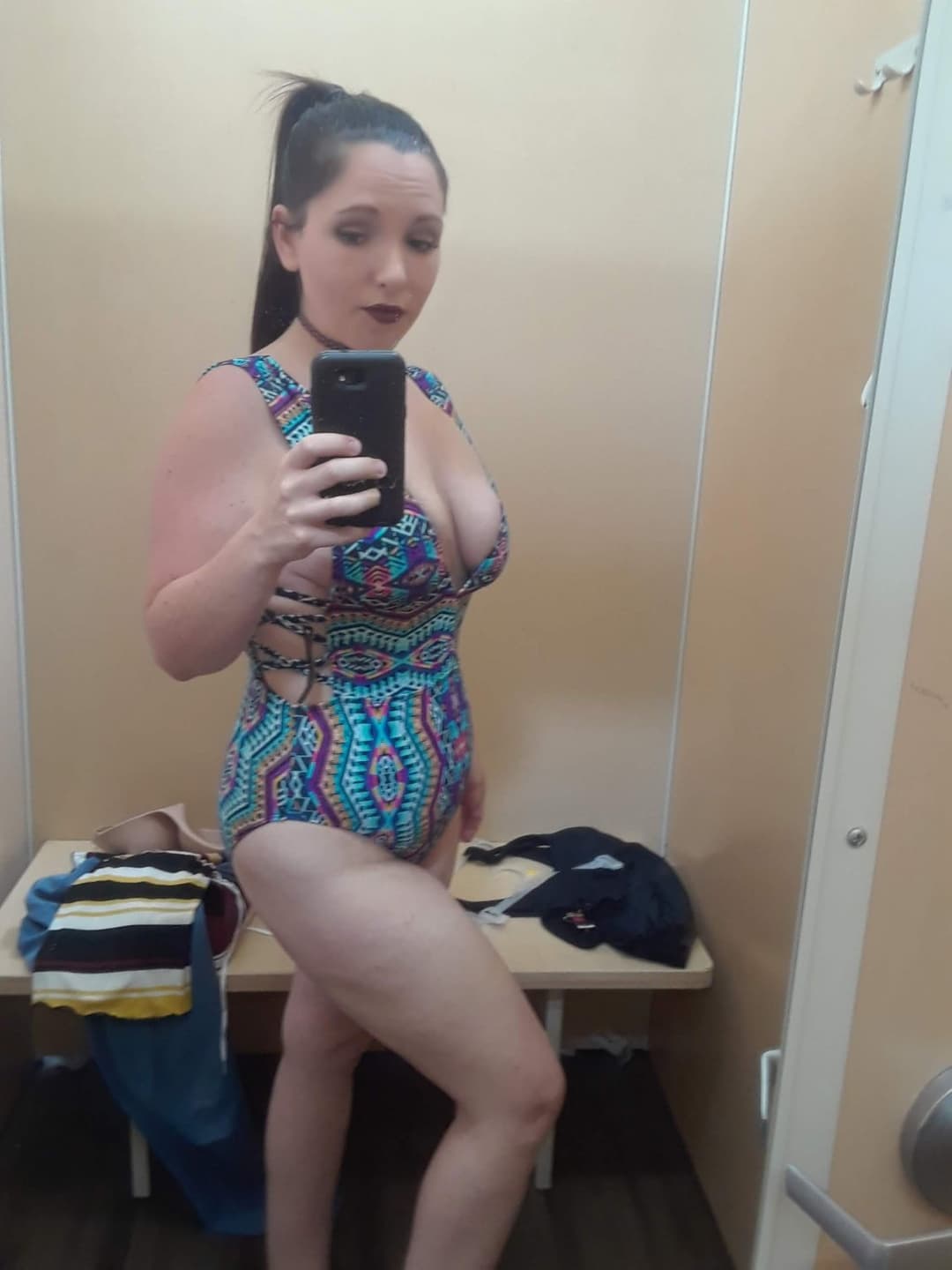 Click to view full size Jess and various Indy sluts