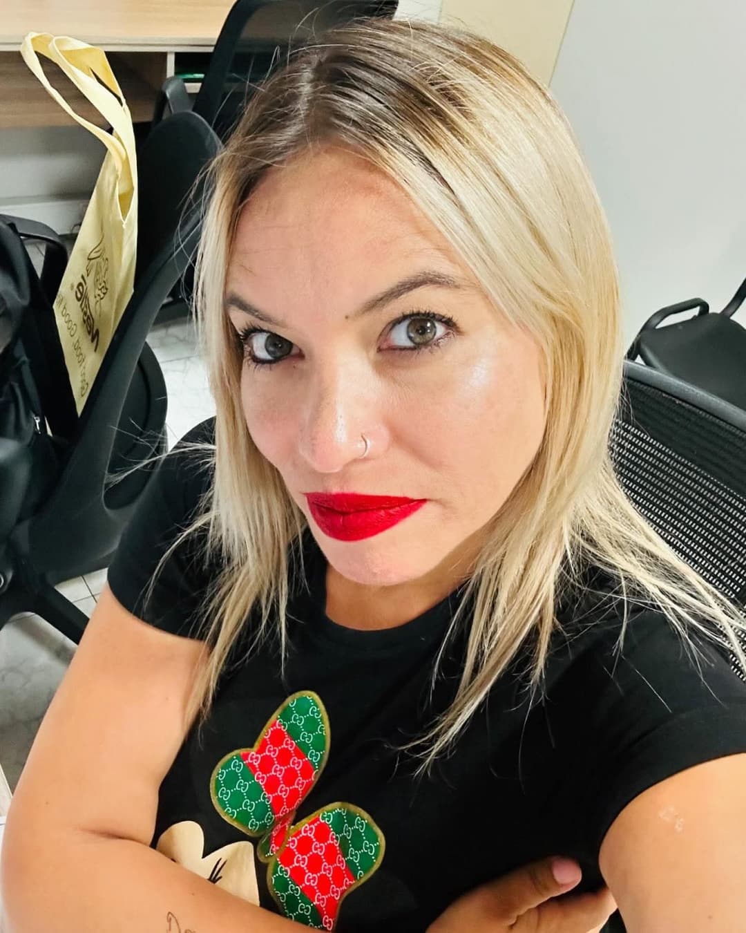 Haberme cogido a la mamá y unos años mas tarde a su hija fue excitante, las dos la chupan delicioso