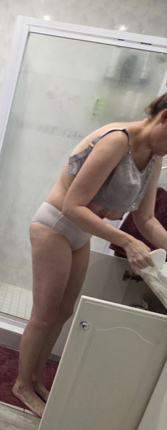 Hot wife with some commentary from her husband