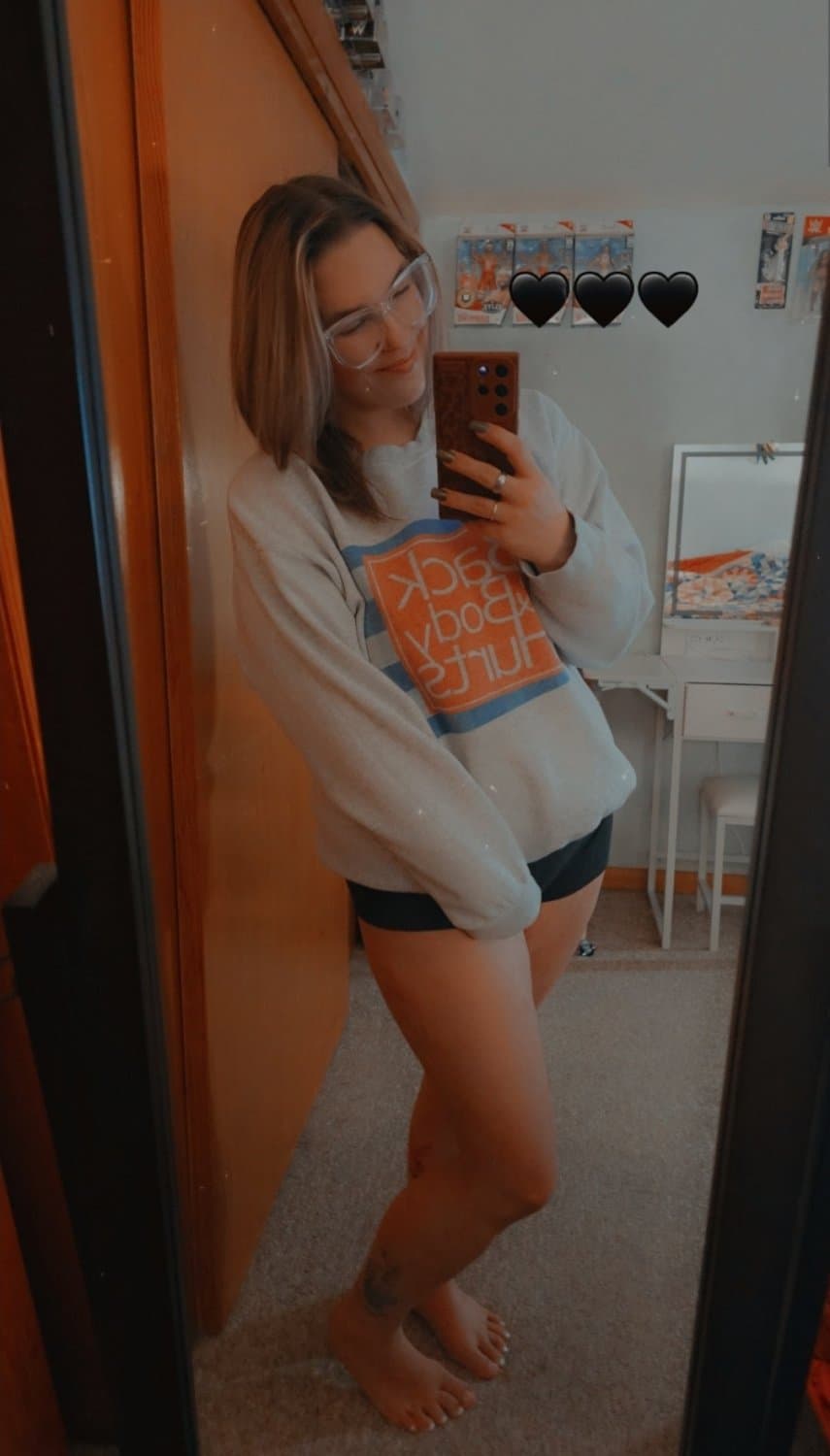 Cute Illinois girl with glasses