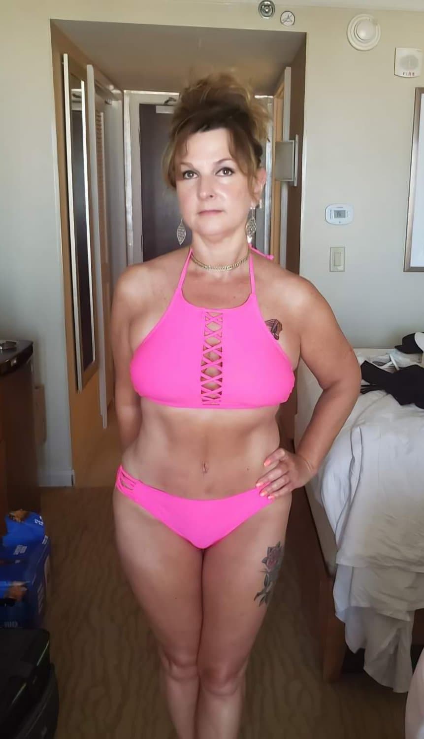 Hot Mature Busty Tattoo Wife Elizabeth