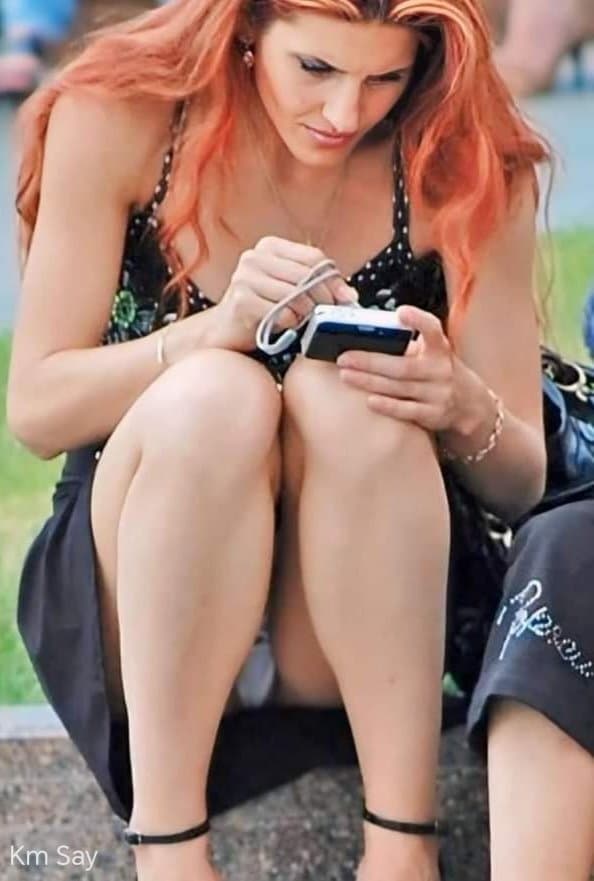 Hermosa descuido o exhibición al público su tanga?2