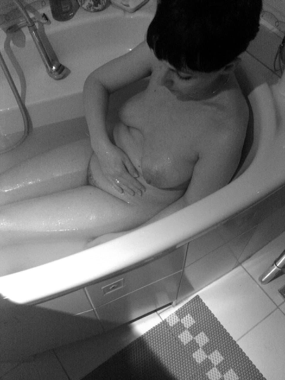 Pregnant Monika. Age: 39. Week 9