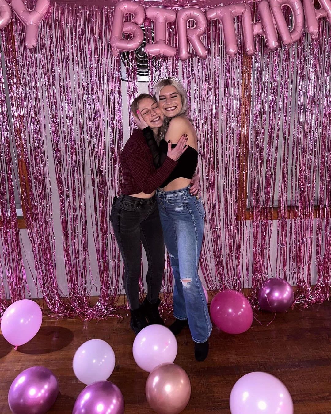 Linz is such a little hoe shaking that booty