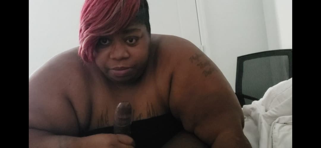 Aunty got mad when I nutted in her mouth without telling her,but low key she loves the taste of cum