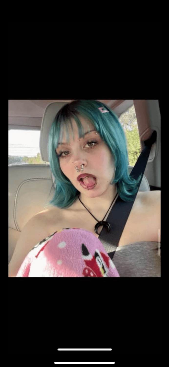 Click to view full size Little sissy gave me a new slut to use. Thanks sissy.