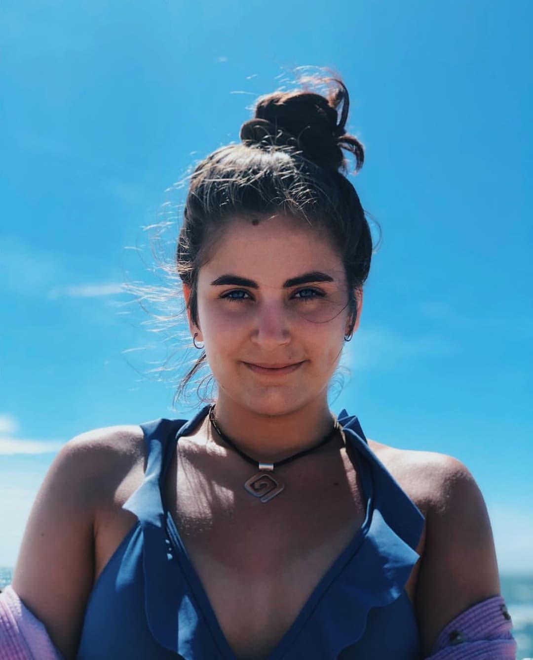 Irl Madisen’s sexy brunette sister Julia has a face begging for cum. +AI. Backup acc in case, dm/kik