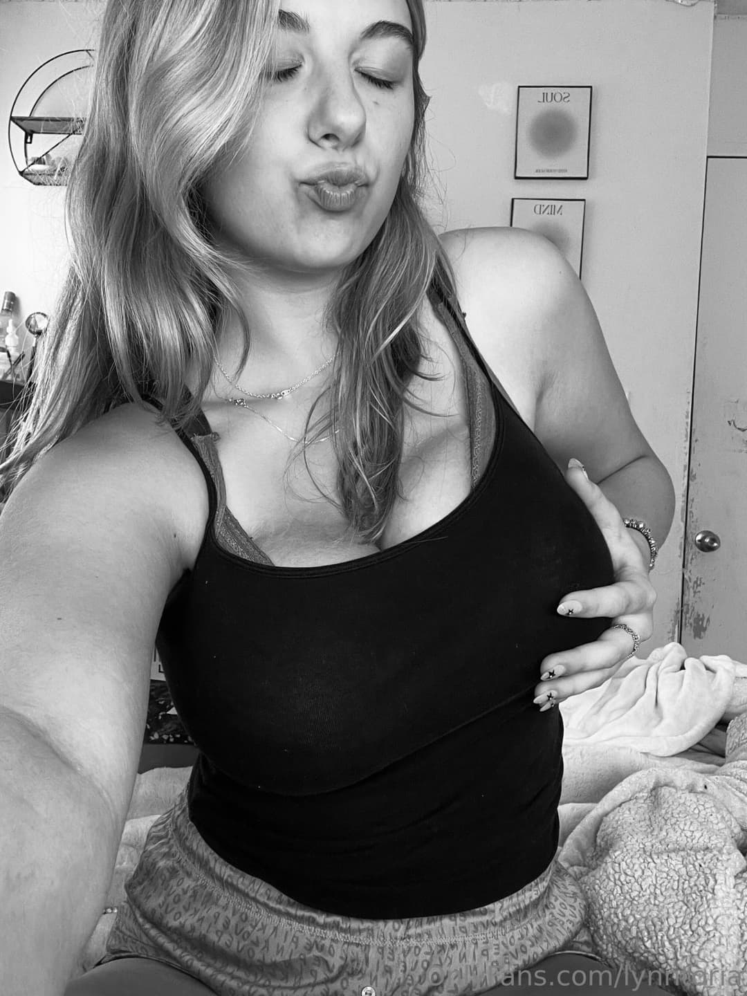 Big tit white teen solo dildo blowjob titjob fuck amateur leak - Lynntoria (Evelyn Jegier)