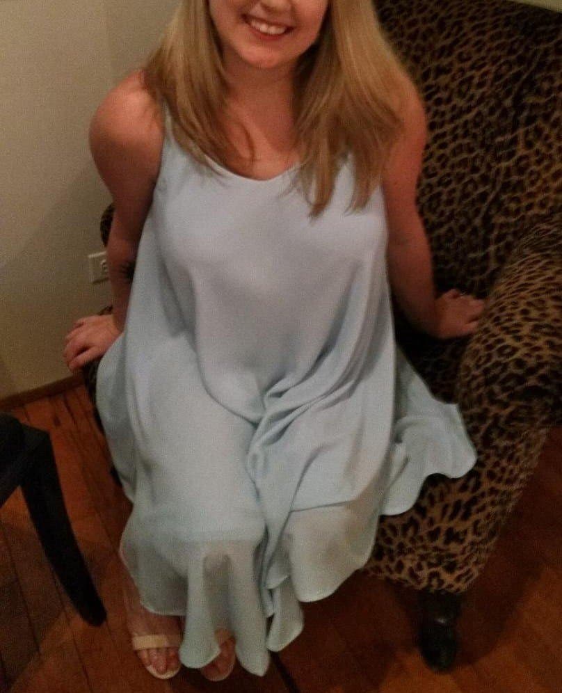 Nicole - 42yo Milf - Gorgeous and Curvaceous