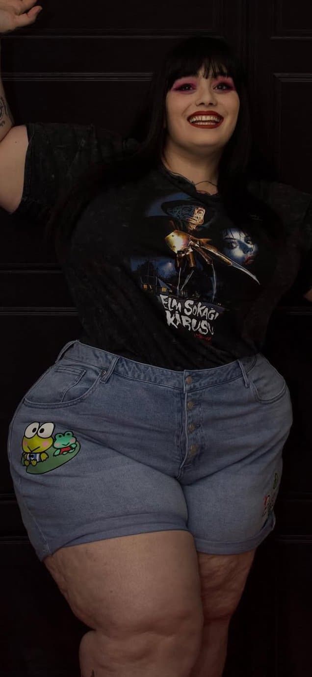 Click to view full size Bbw goth big legs