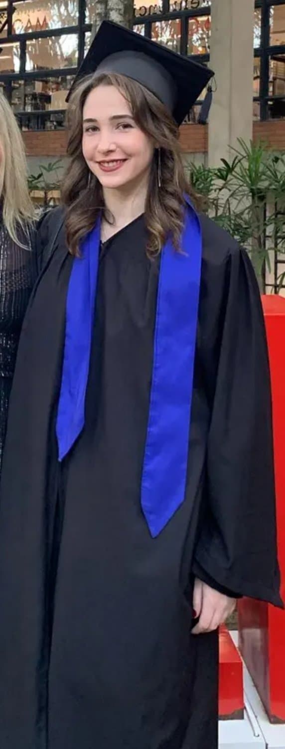 Branquinha alternativa com cara de gringa finge mas adora pretos