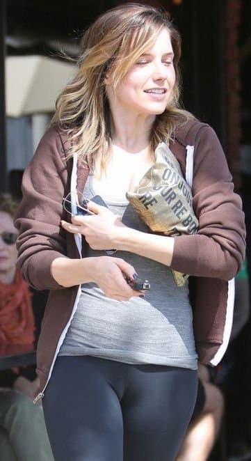 Sophia Bush is so Fucking Sexy what Great Banging Body! she makes for a Great Cum Target ??