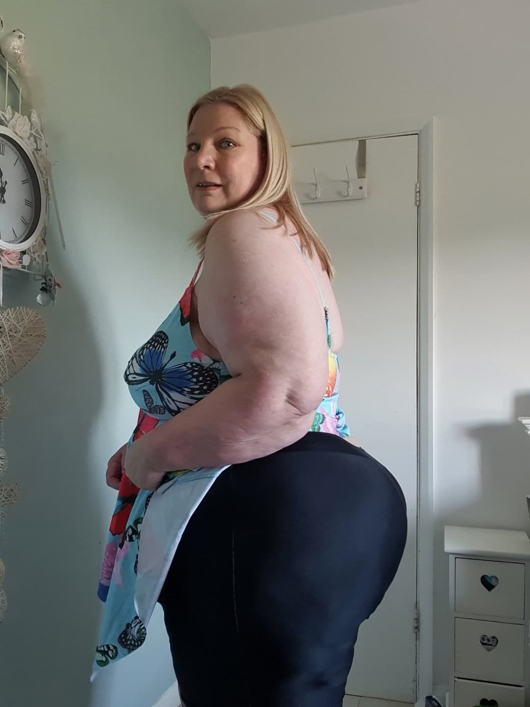 Blonde BBW GILF loves BBC