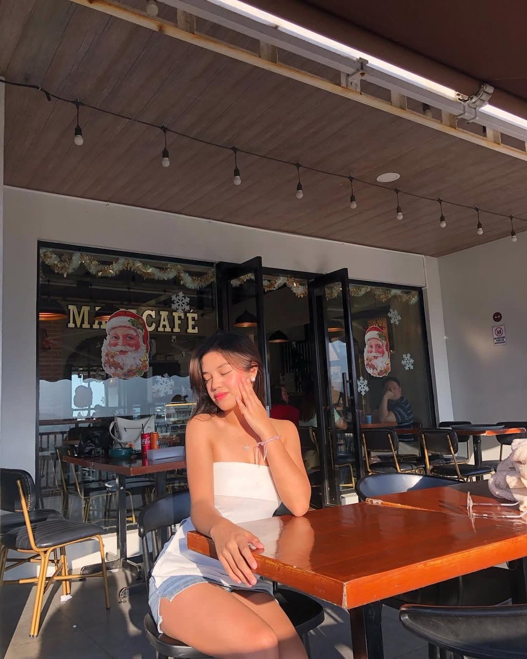 Filipina girl, ∆iL33n j0¥ got fvccked by her guy bestfriend ????