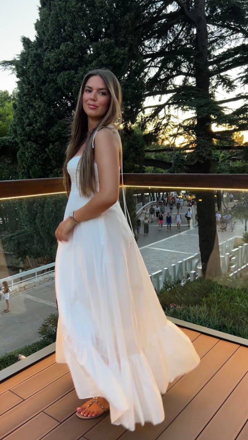 Hot bosnian slut with a great Body and nice legs and feet - footjob and cumface