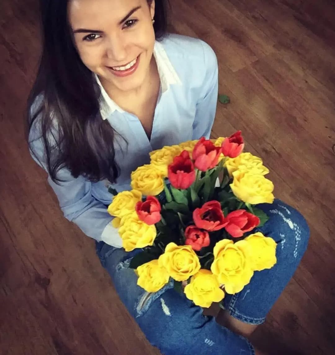 Click to view full size Bea, dirty 29 y.o slovak poll dancing whore spreading her legs