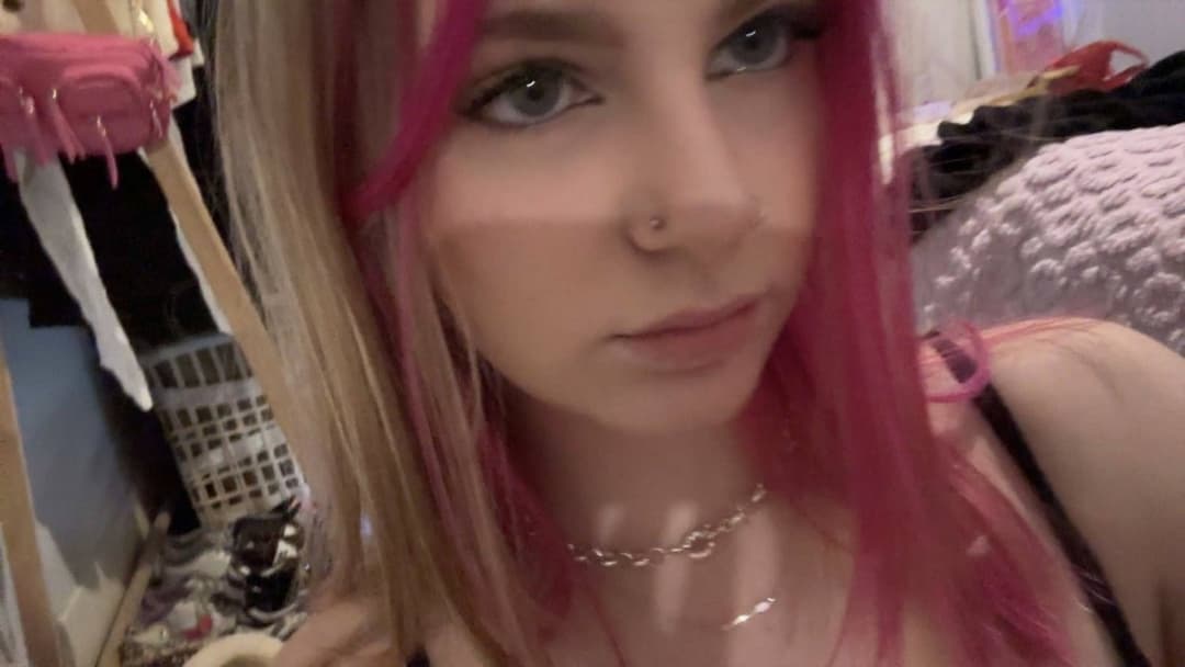 Click to view full size New Zealand slut Anna