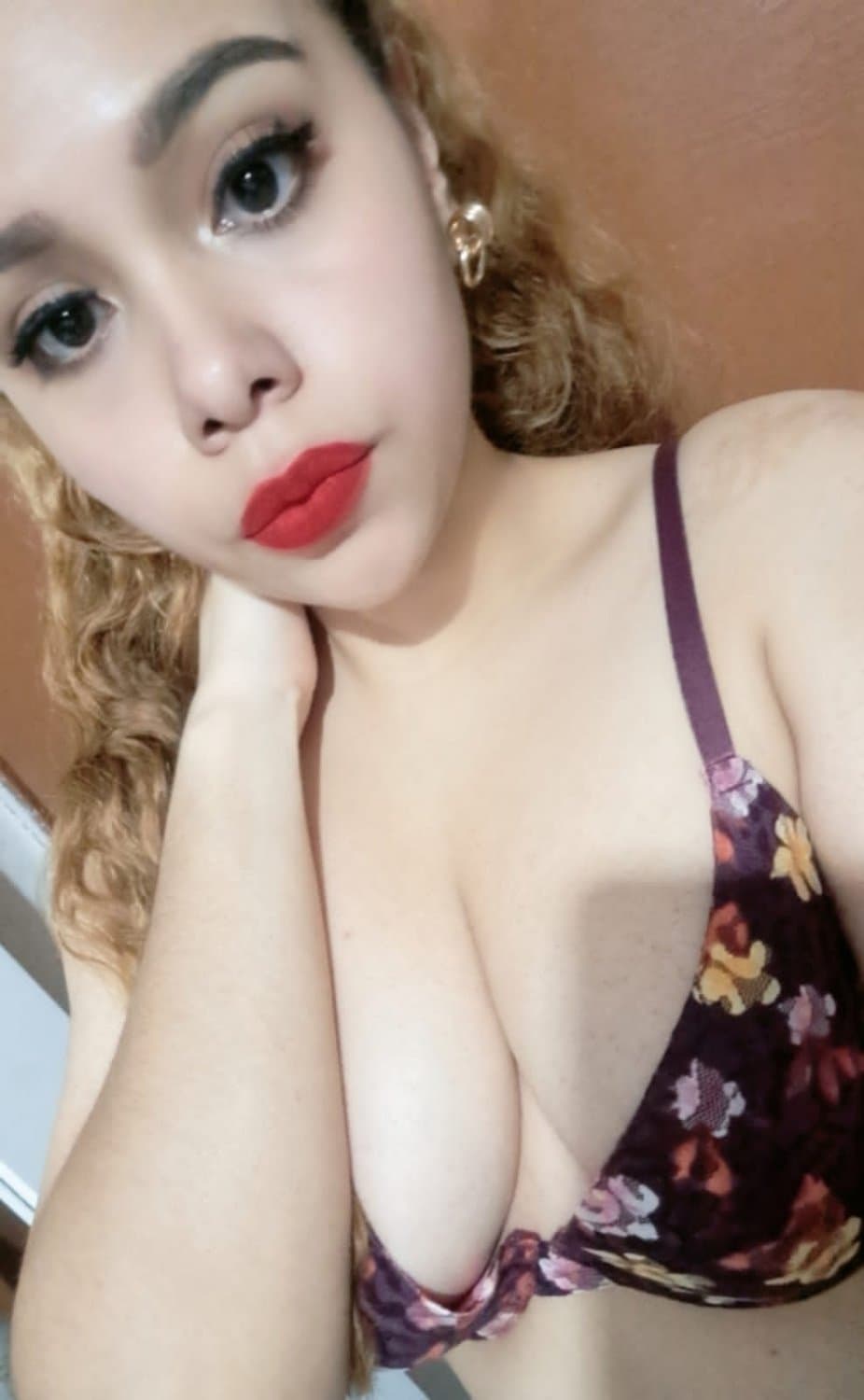 Mi contenedor personal en ella me corría dentro de su vagina 6 o 7 veces diarias ??? no puedudías