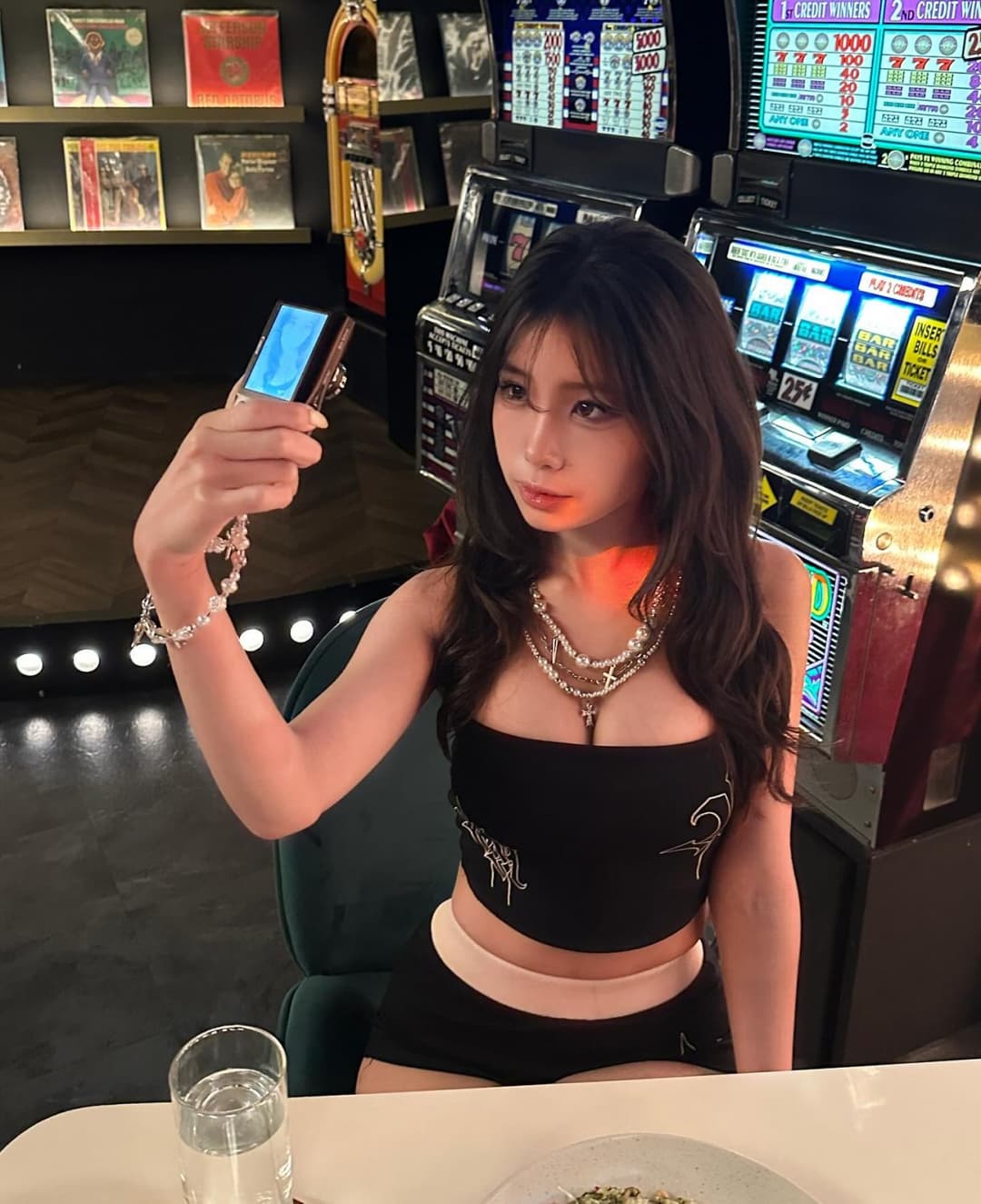 Click to view full size Wanna cum for this slut again