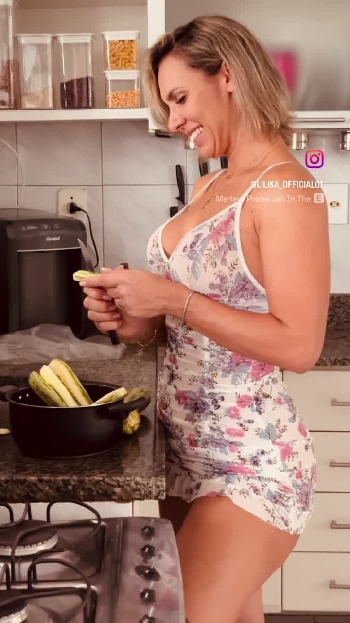 Ebony amateur   milf huge bbc blowjob cum and facials