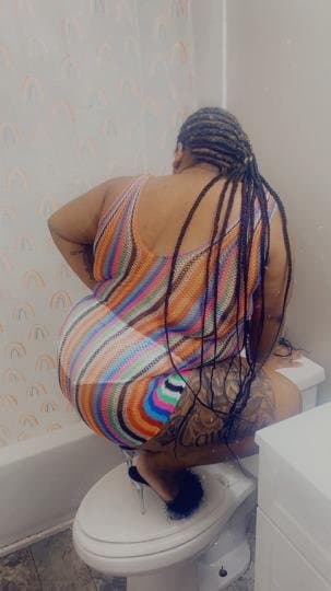 Hood ebony milf bbw mom FREAKY hoe be fucking all her sons friends she luvs young bulls