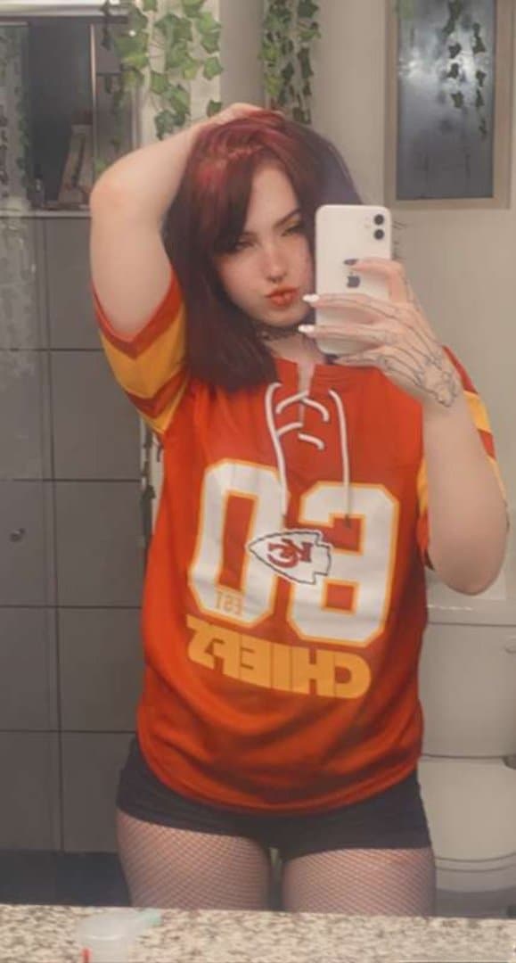 Click to view full size Sexy Slim Goth Solo Anal