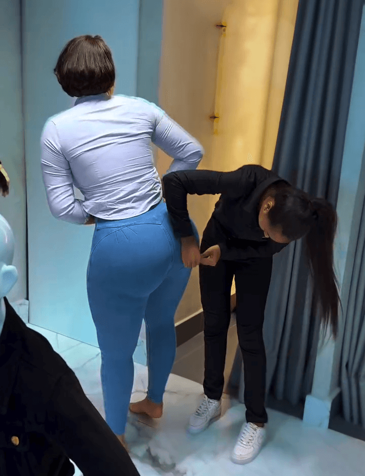 She helps PHAT assed mom fit in her jeans