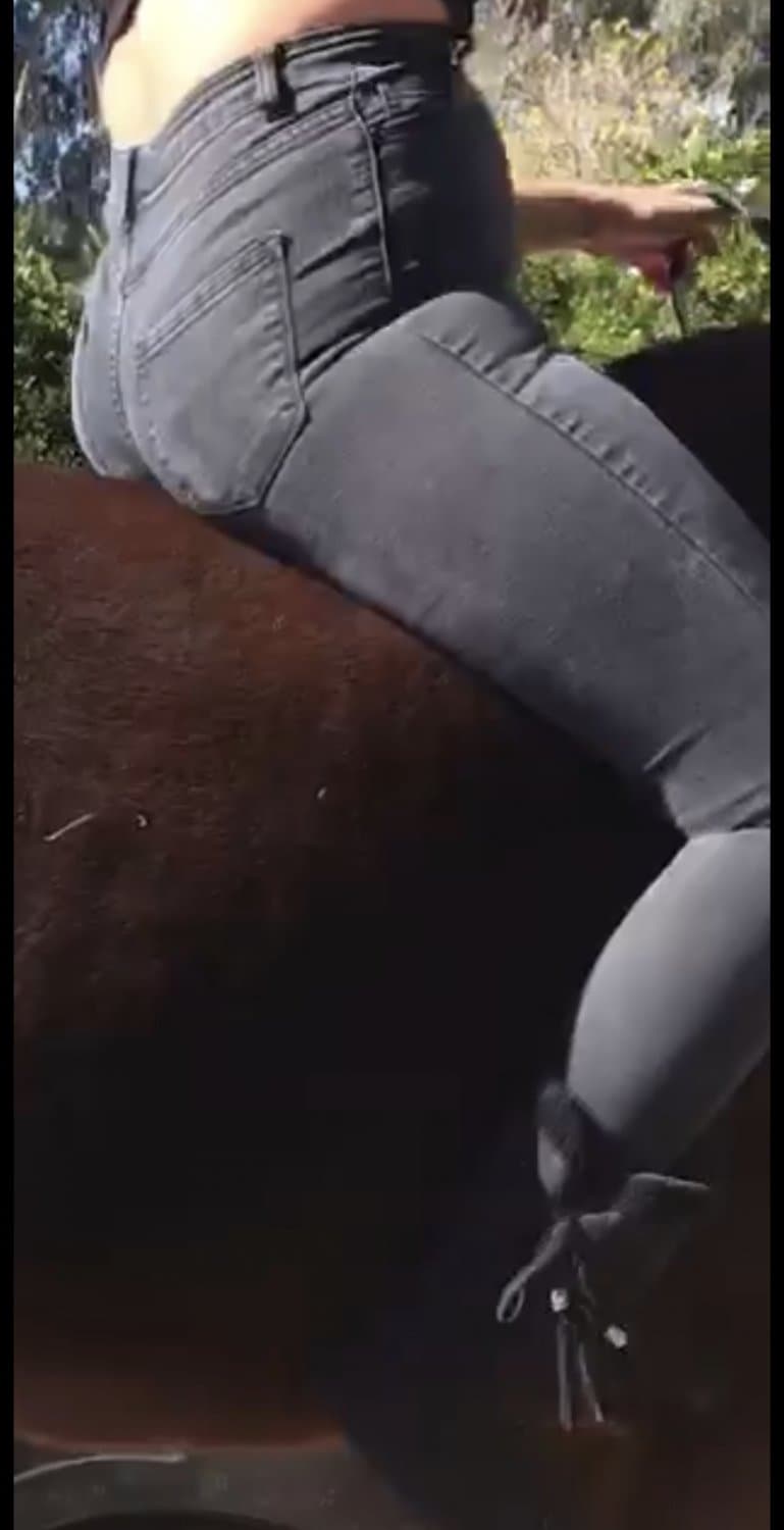 My Curvey Step Sister ?