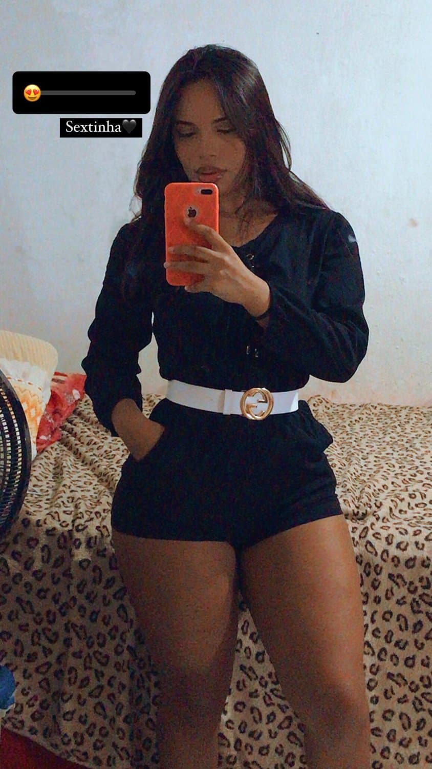 Eliane Queiroz preta e aínda é cavala gigante