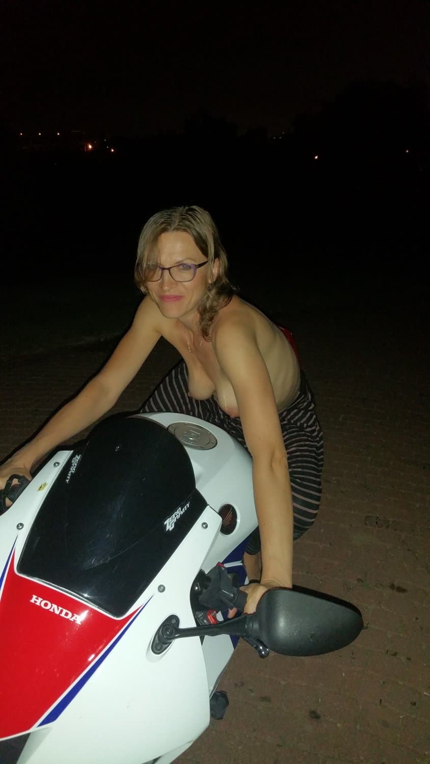 Boss on Bke Fucks Irina Secretary