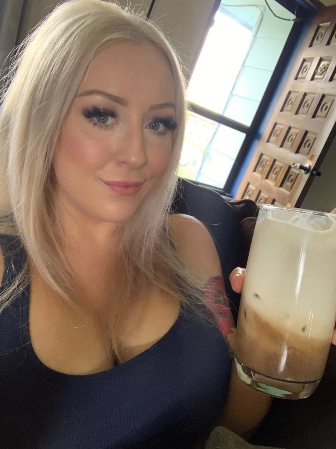 Blonde girl with nice mommy milkers fingering herself