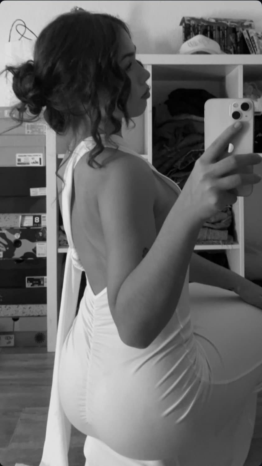 Click to view full size Sexy German 19yo slut