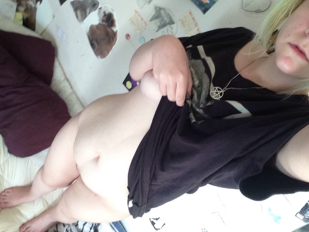 Emily scuderi aka twixie scuderi aka twixiepuppy old nude pics part 2